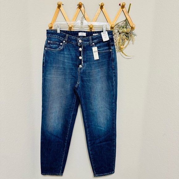 Anthropologie NWT Closed “Day” Girlfriend Fit High Waisted Jeans Size 32 - Picture 1 of 4